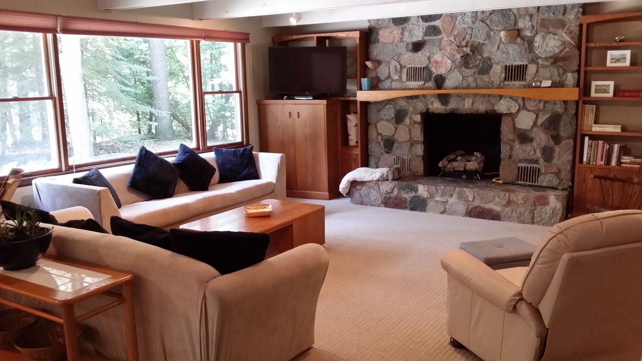 Photo of Livingroom in Suttons Bay