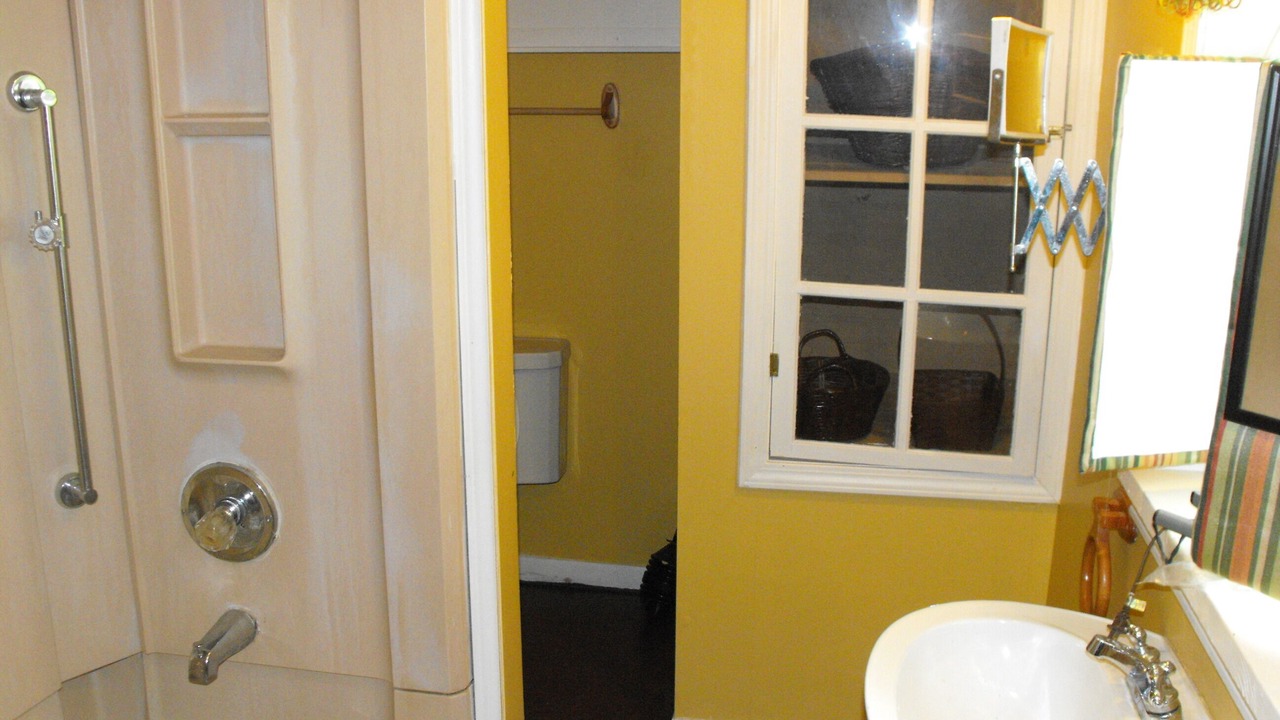 Photo of Bathroom in Kendall
