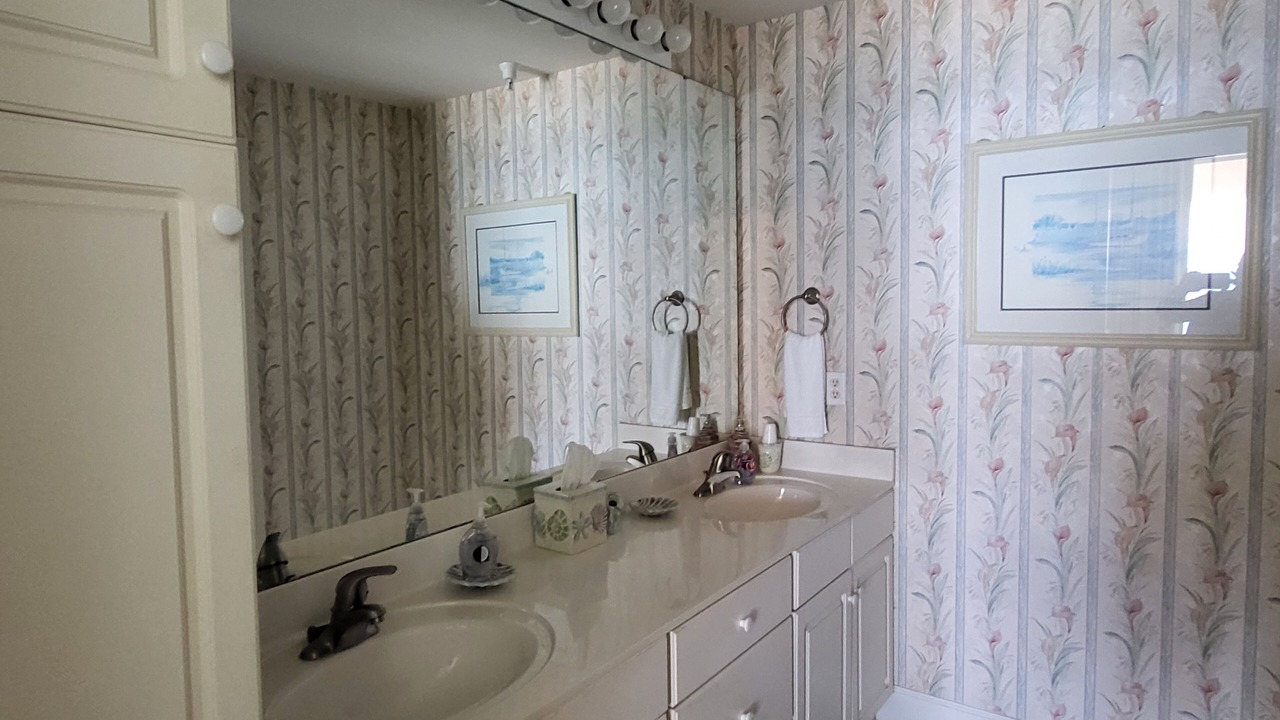 Photo of Bathroom in Navarre Beach