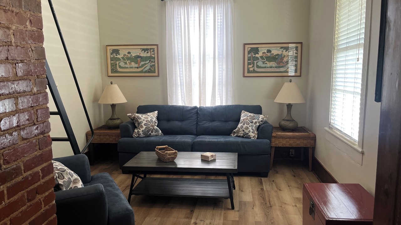 Photo of Livingroom in Old East Hill