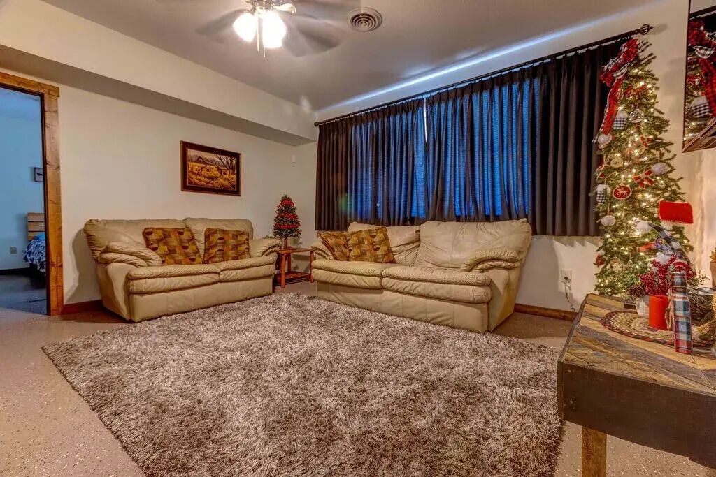 Photo of Livingroom in Sullivan