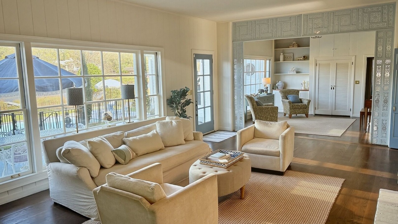 Photo of Livingroom in Southeast Pensacola
