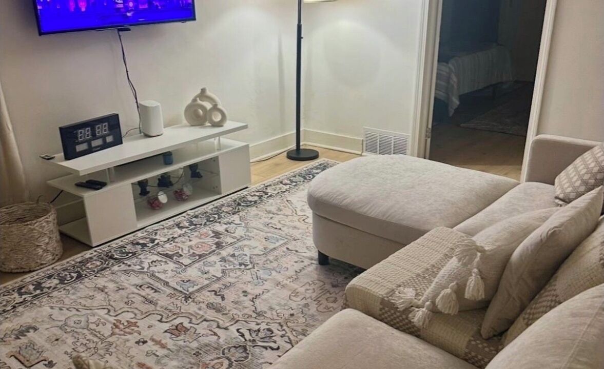 Photo of Livingroom in Flint