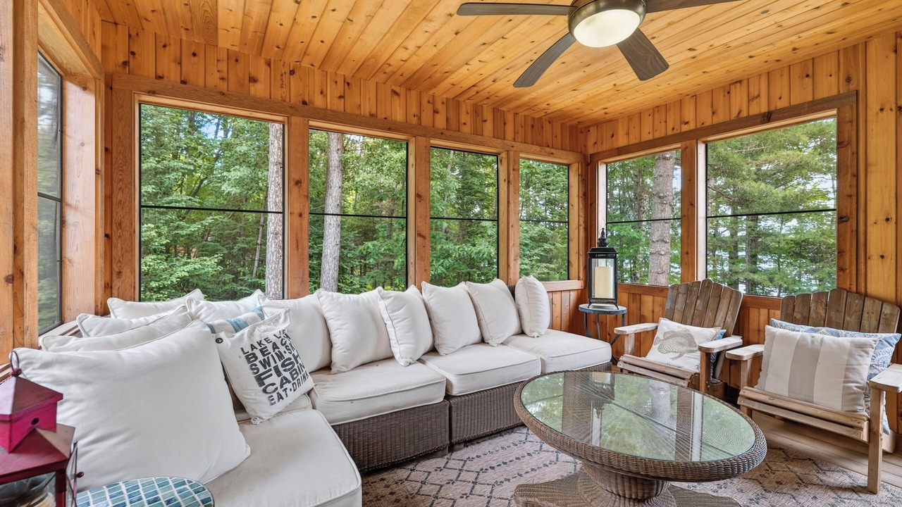 Photo of Livingroom in Clam Lake