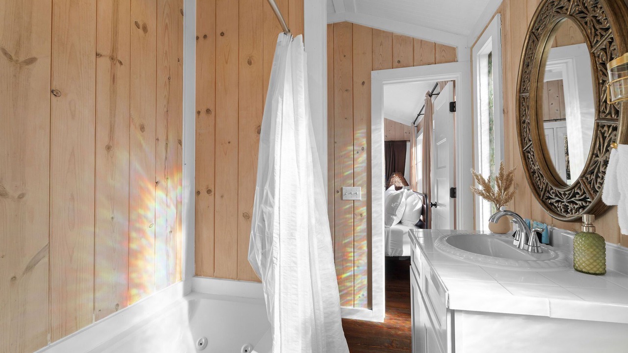 Photo of Bathroom in Blue Eye