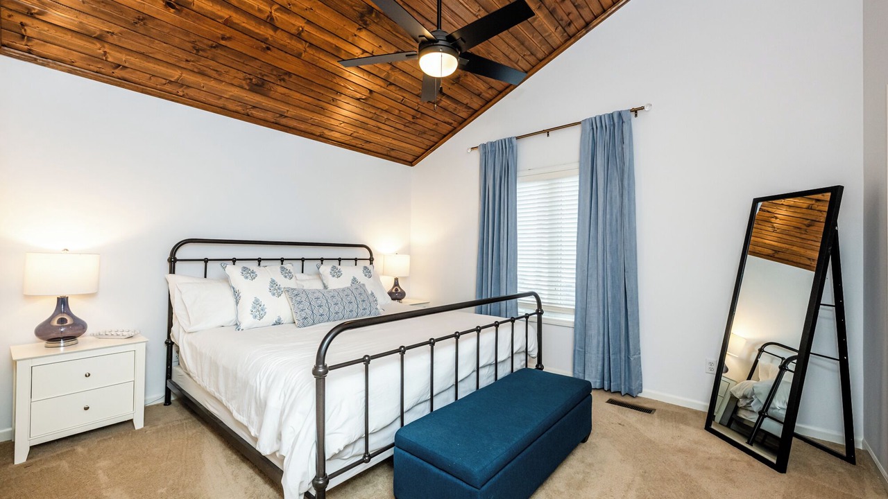 Photo of Bedroom in Paw Paw Lake