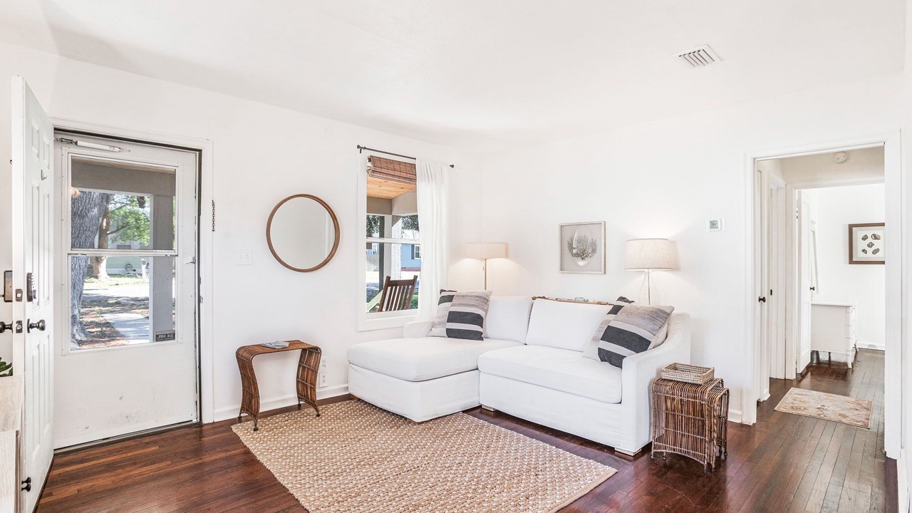 Photo of Livingroom in Navy Point
