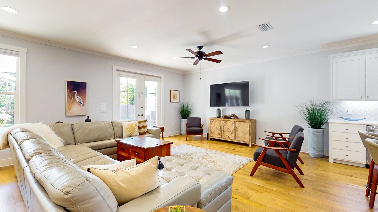 Photo of Livingroom in Southeast Pensacola