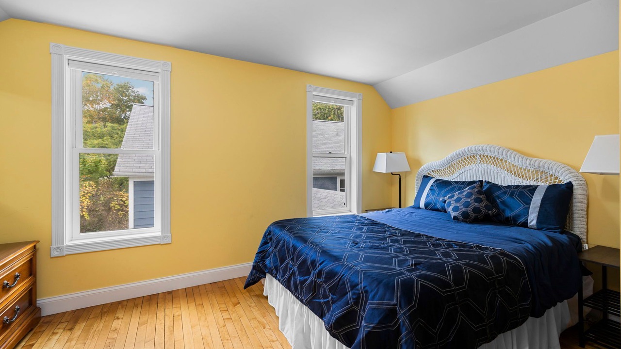 Photo of Bedroom in Northport