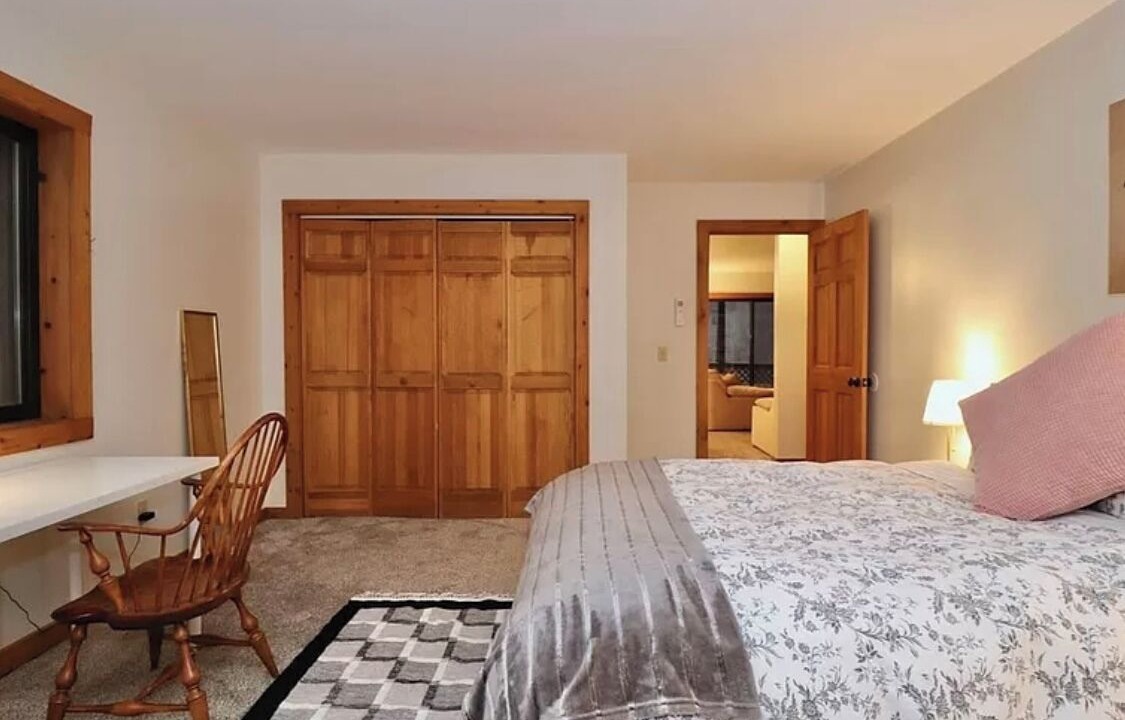 Photo of Bedroom in Lanesville