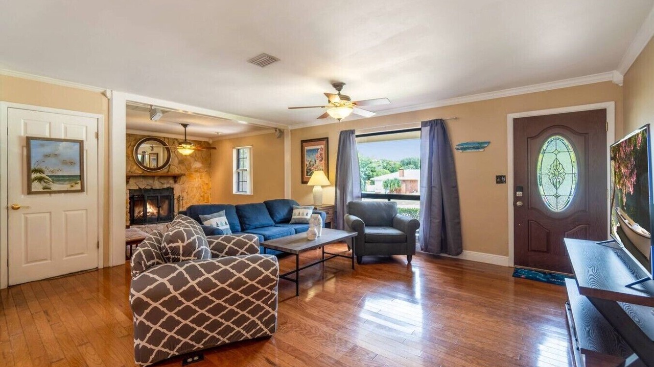 Photo of Livingroom in East Pensacola Heights