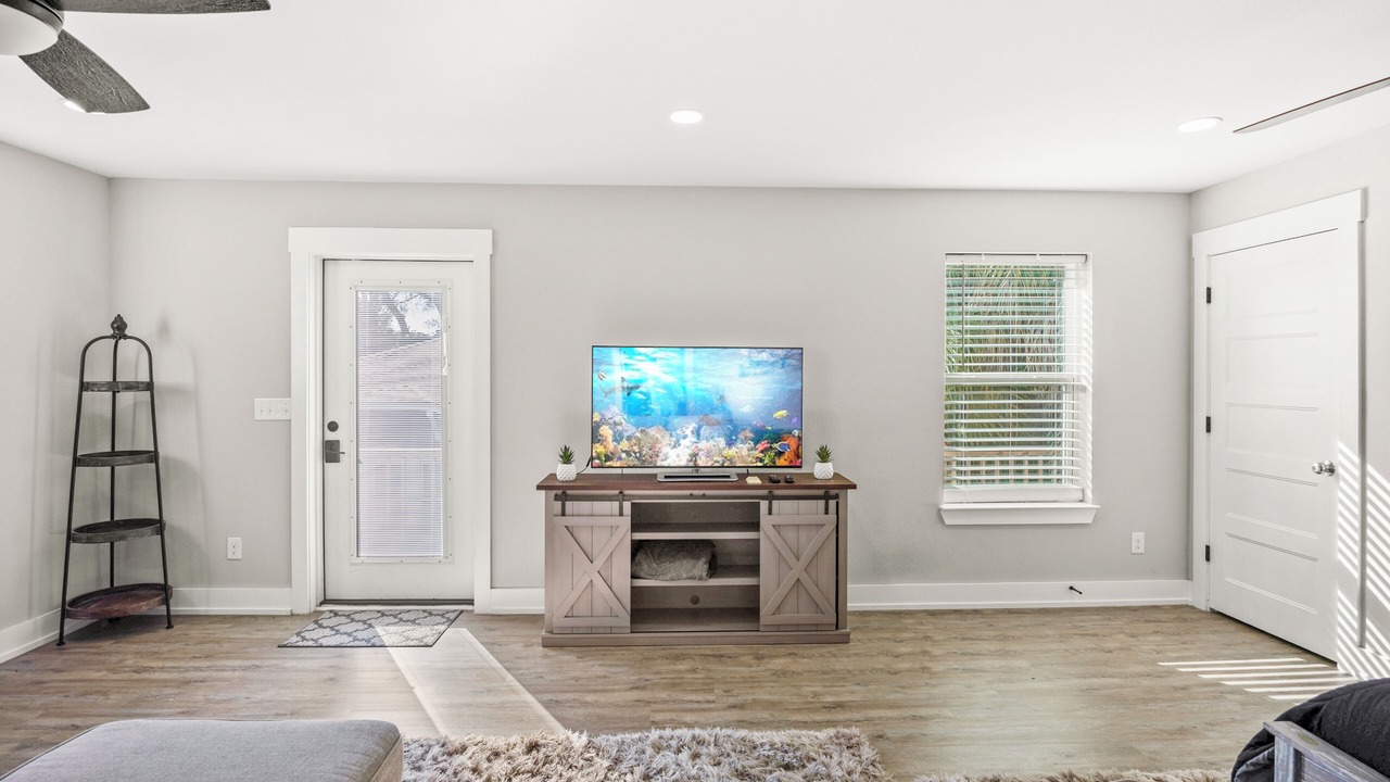 Photo of Livingroom in East Hill