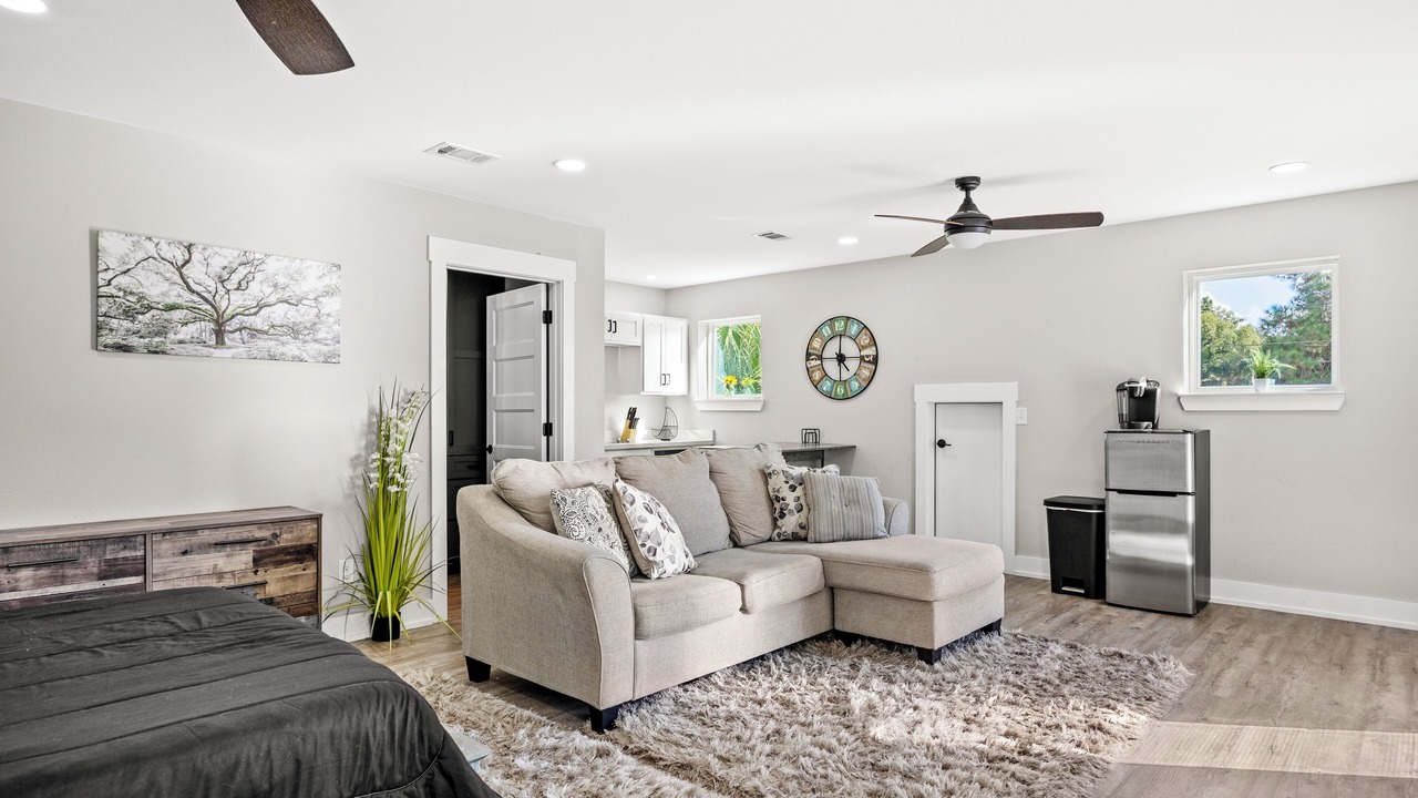 Photo of Livingroom in East Hill
