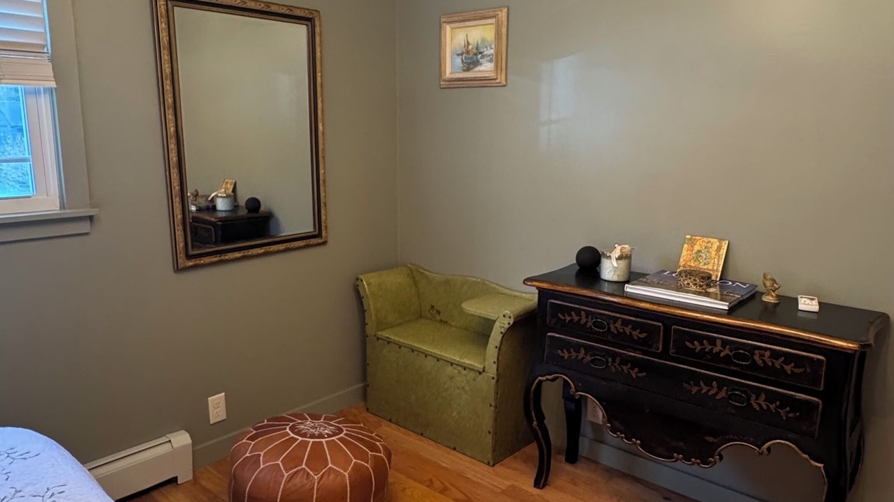 Photo of Bedroom in Hollowville