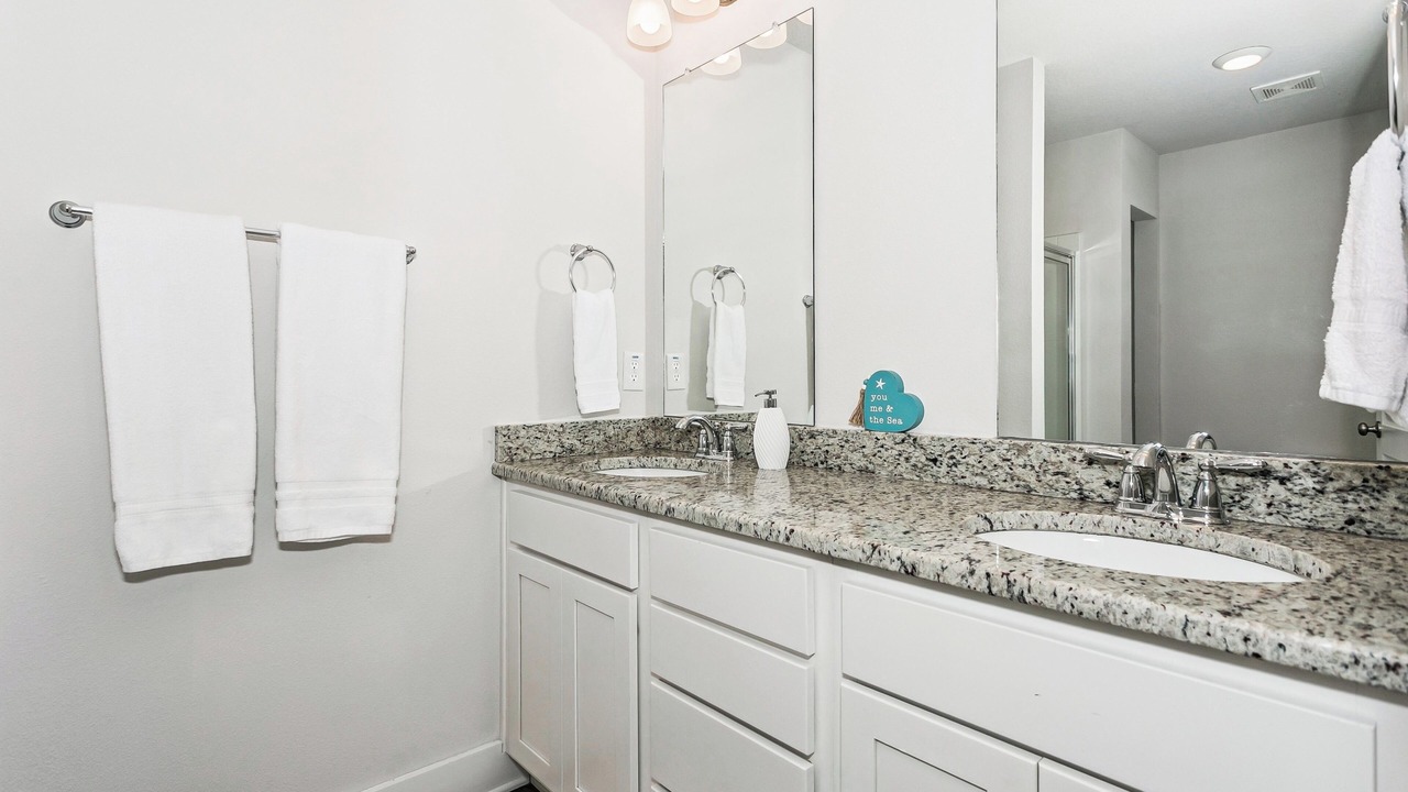 Photo of Bathroom in Pine Forest
