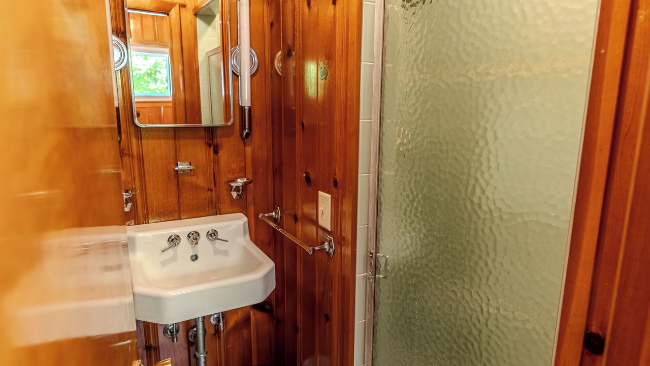 Photo of Bathroom in Germfask