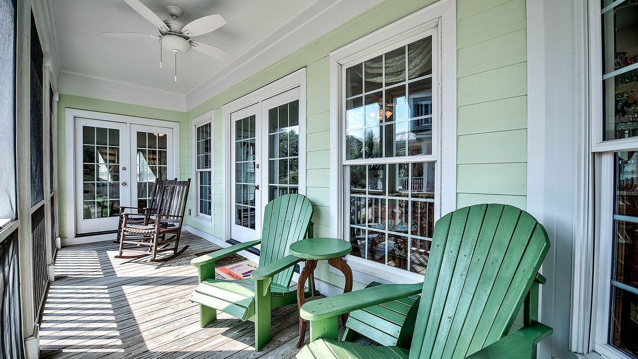 Photo of Patio Balcony in Debordieu Colony