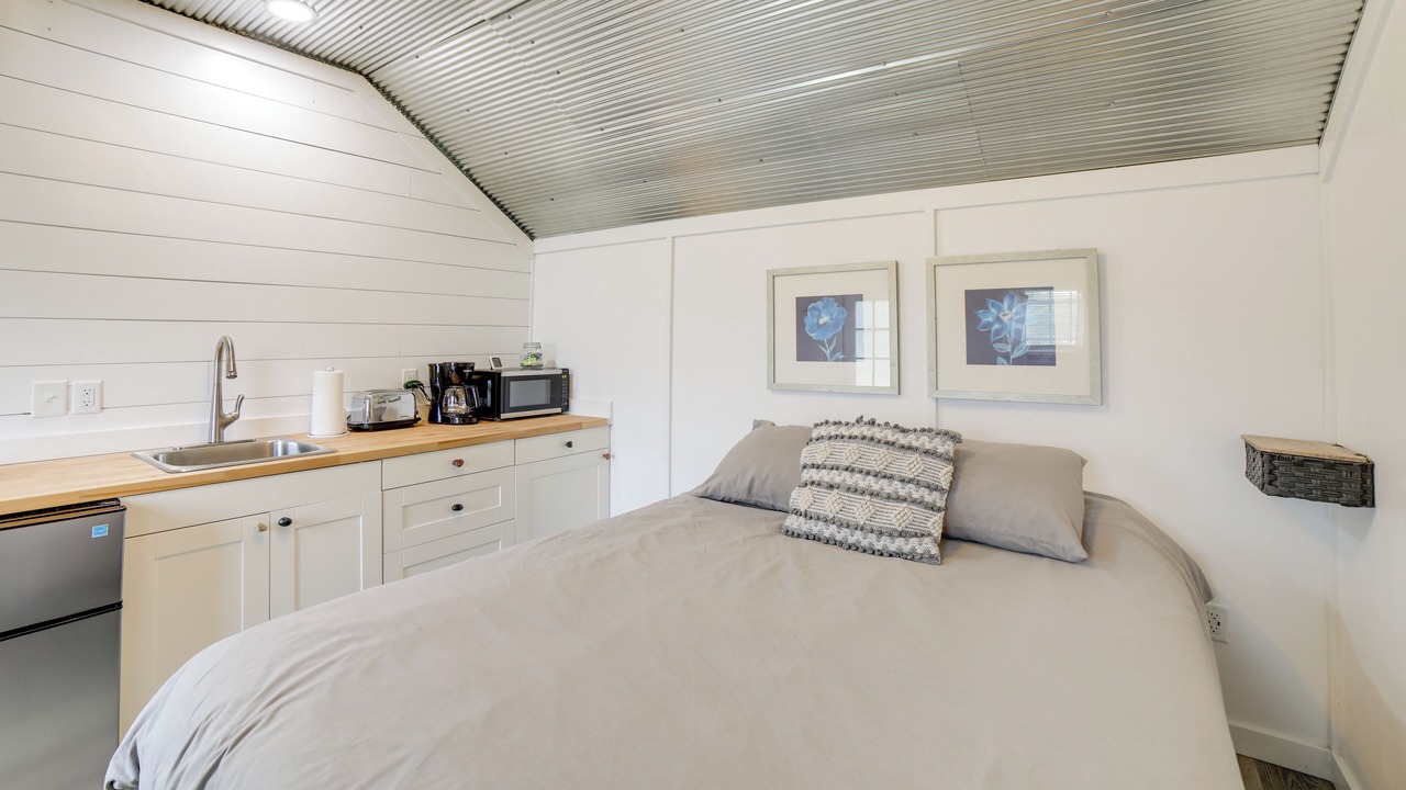 Photo of Bedroom in Allegan