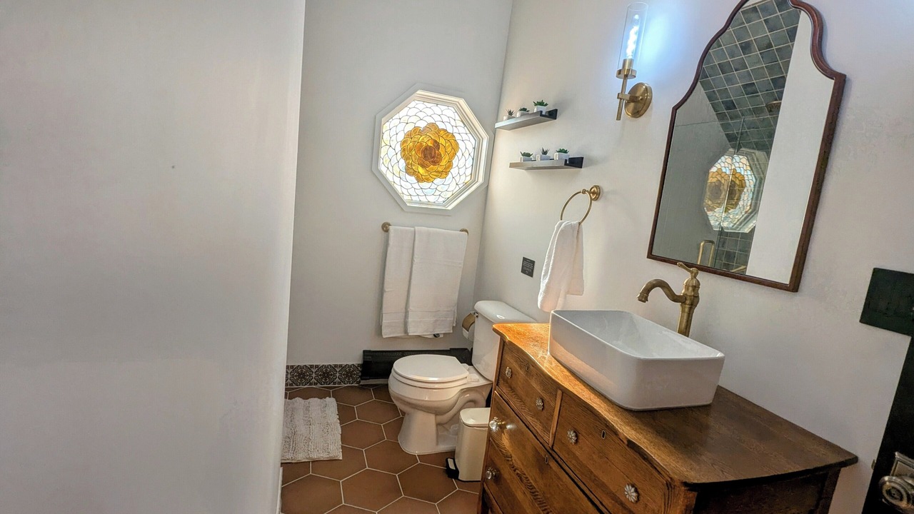 Photo of Bathroom in Holly
