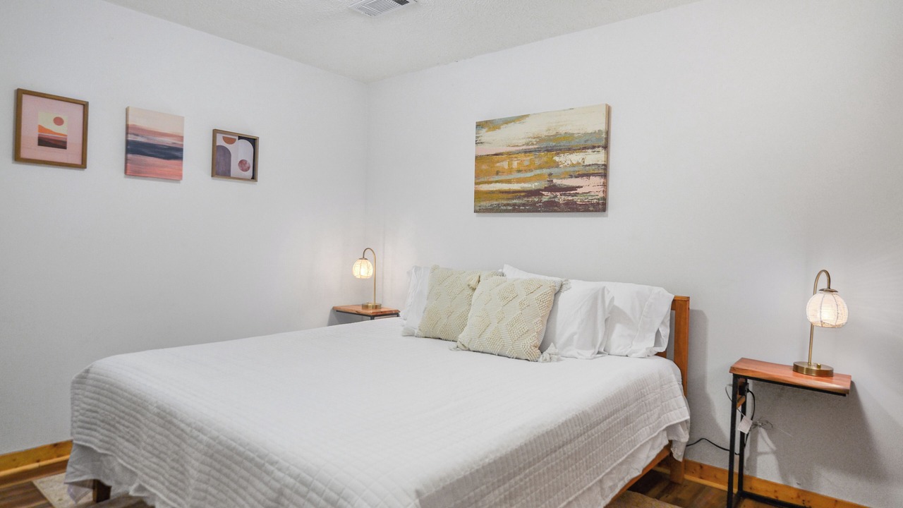 Photo of Bedroom in Walnut Mountain