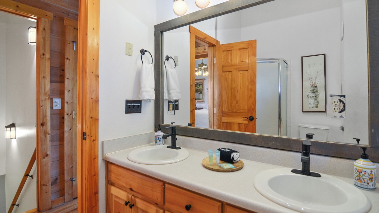Photo of Bathroom in Walnut Mountain