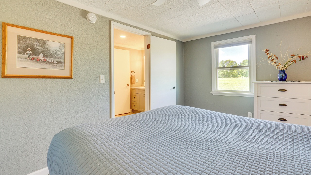 Photo of Bedroom in Howe