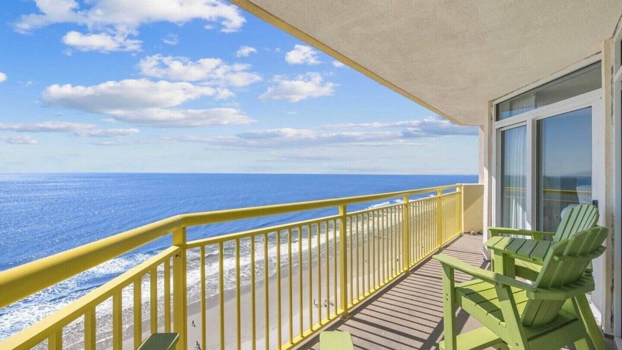 Photo of Patio Balcony in Crescent Beach