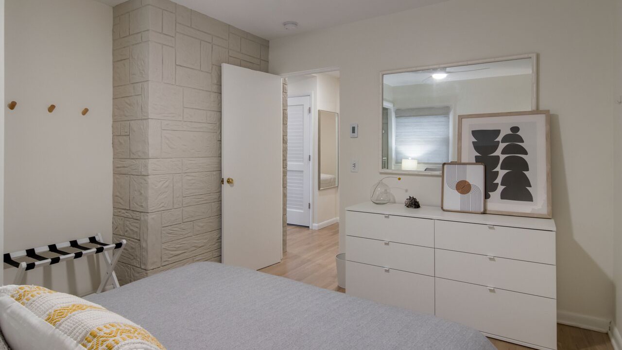 Photo of Bedroom in Maple City