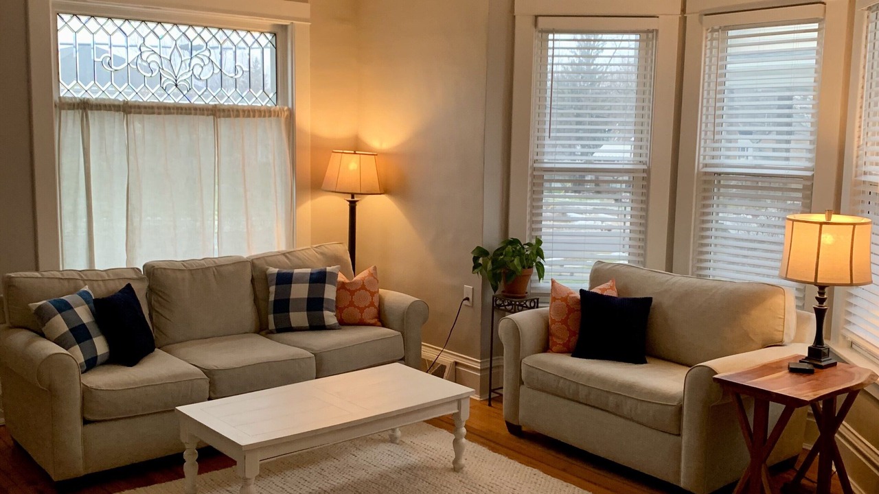 Photo of Livingroom in Hillsdale