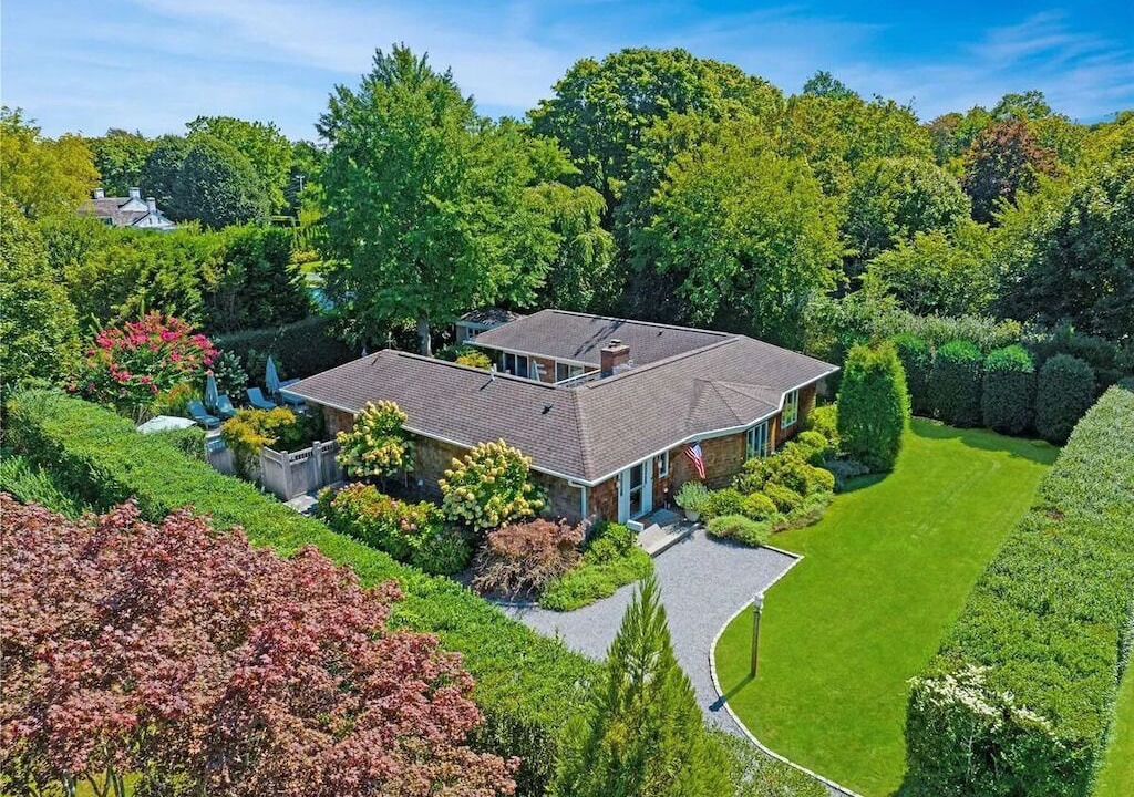 Photo of Outdoor in Village of Southampton