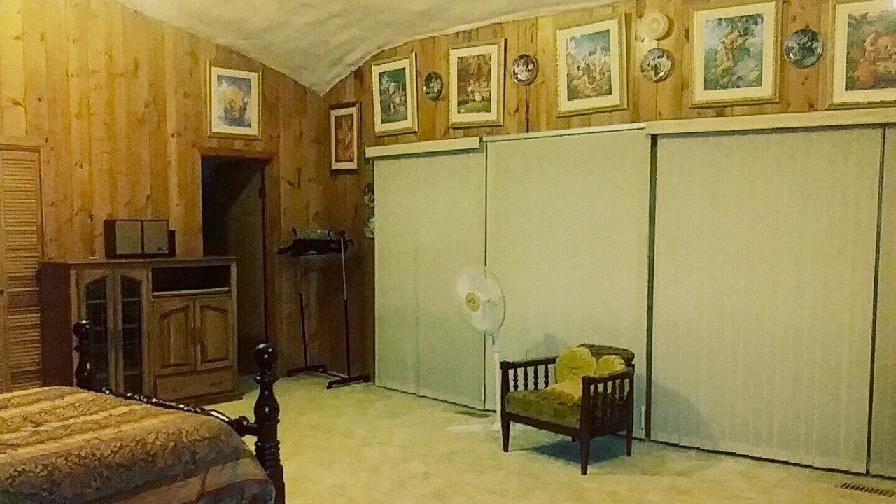 Photo of Bedroom in Lansing