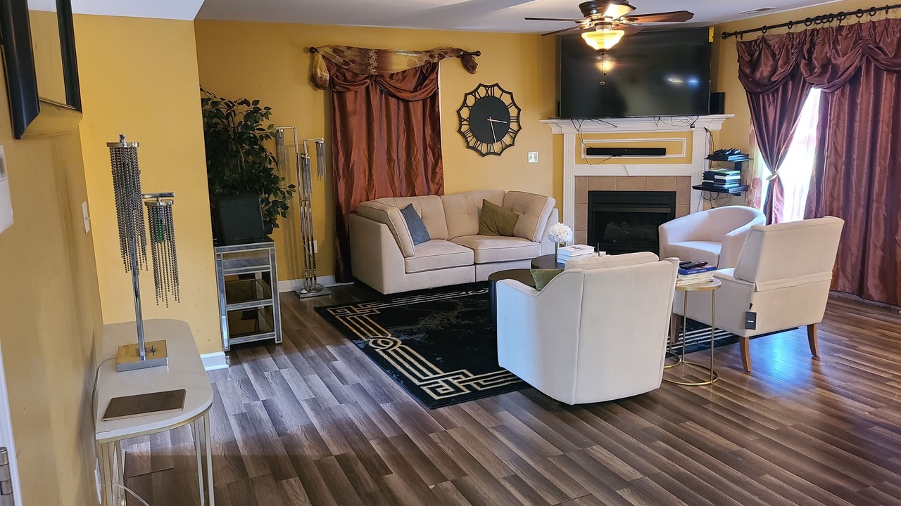 Photo of Livingroom in Lexington