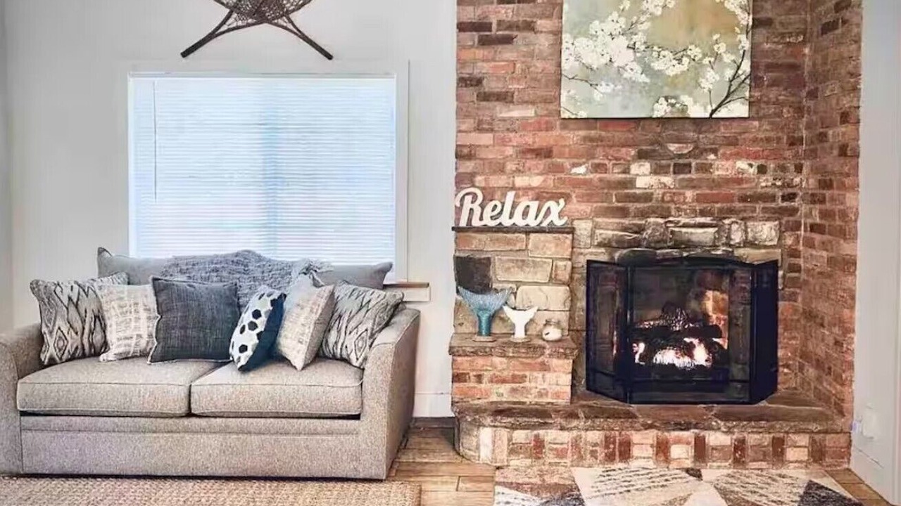 Photo of Livingroom in Town of Richmond