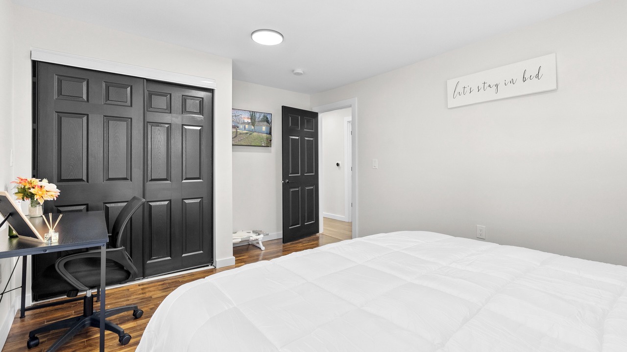 Photo of Bedroom in Lansing