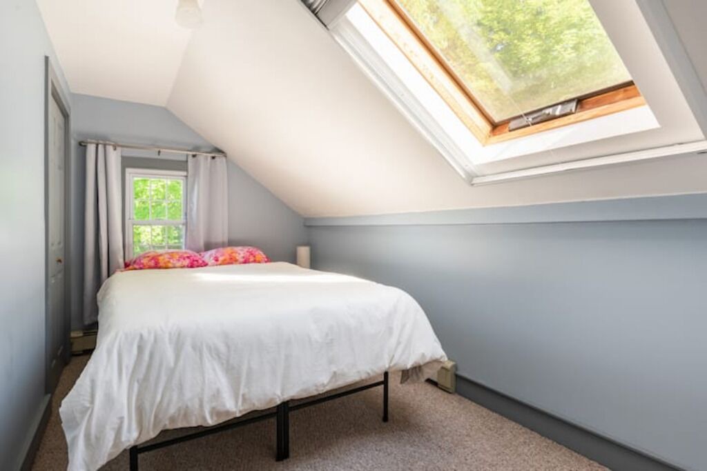 Photo of Bedroom in Hollowville