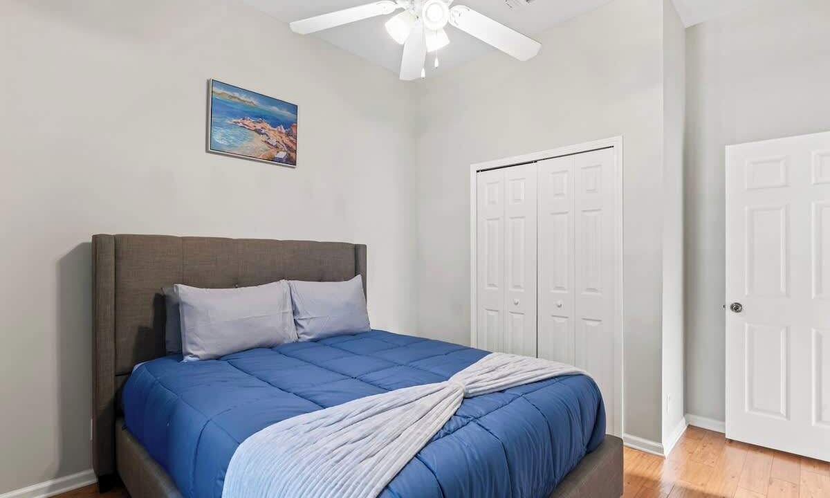 Photo of Bedroom in Sandalwood