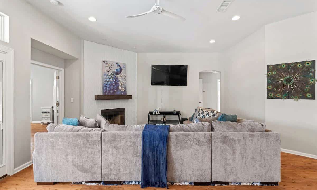 Photo of Livingroom in Sandalwood