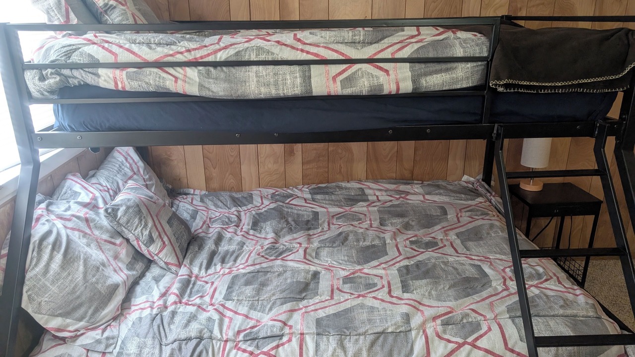 Photo of Bedroom in White Pine