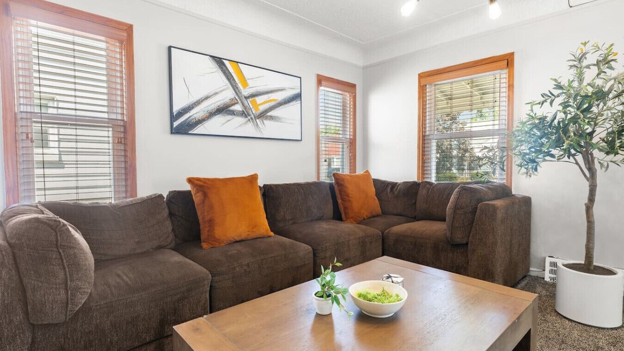 Photo of Livingroom in Lincoln Park