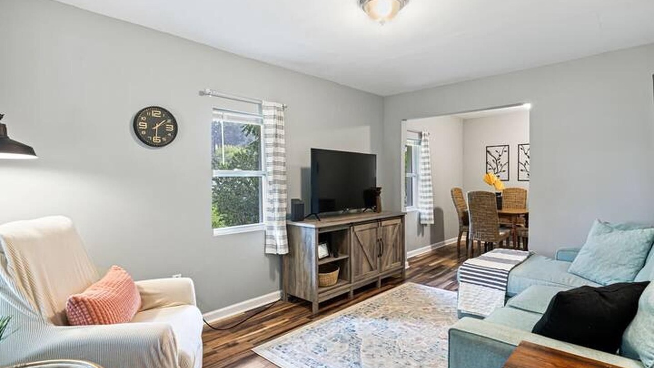 Photo of Livingroom in South Pensacola