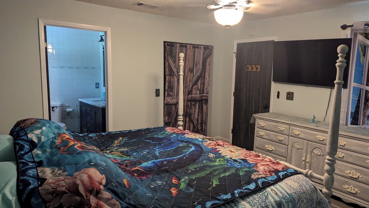Photo of Bedroom in Weeki Wachee Gardens