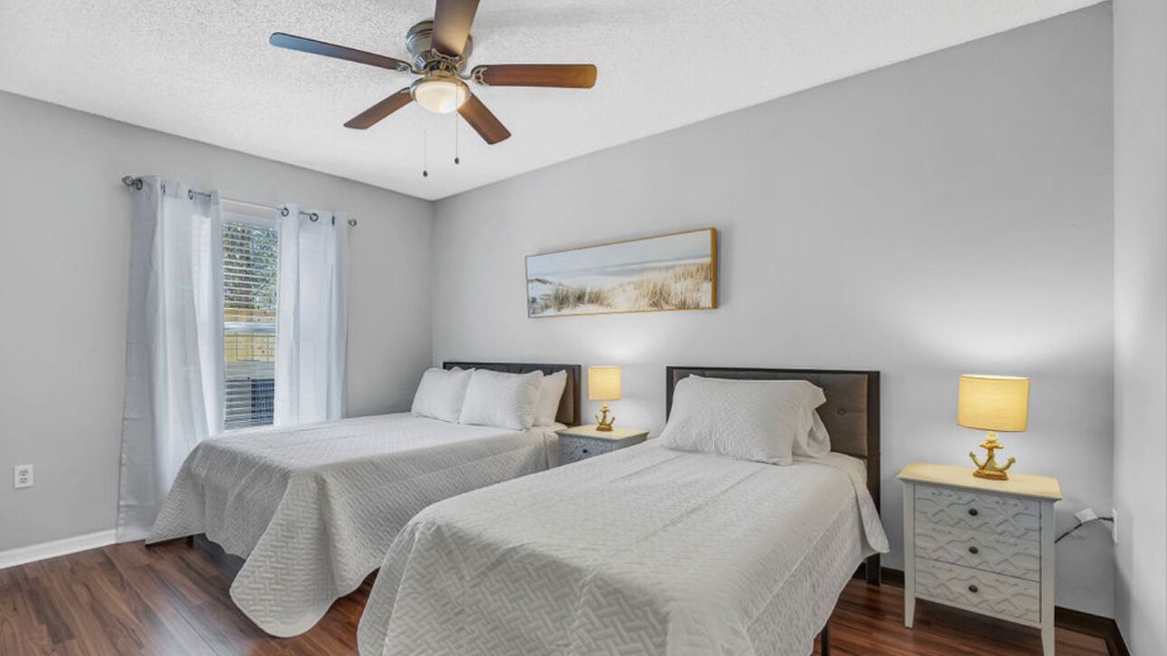 Photo of Bedroom in Sandalwood