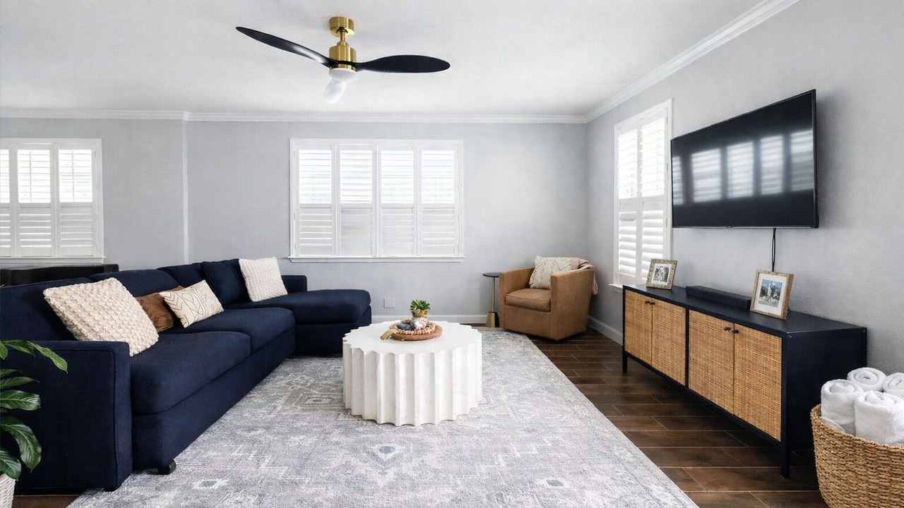 Photo of Livingroom in Downtown