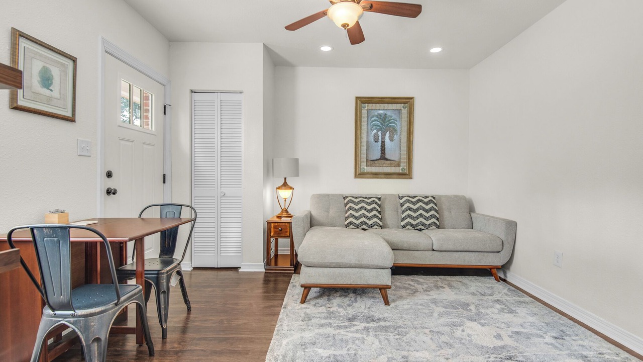 Photo of Livingroom in East Pensacola Heights