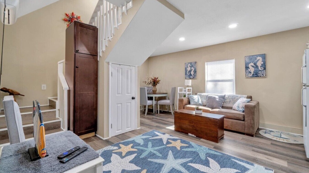 Photo of Livingroom in East Pensacola Heights