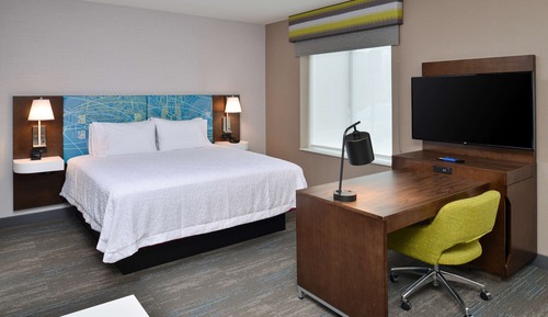 Studio, 1 King Bed, Non Smoking, Refrigerator & Microwave (Wet bar)
