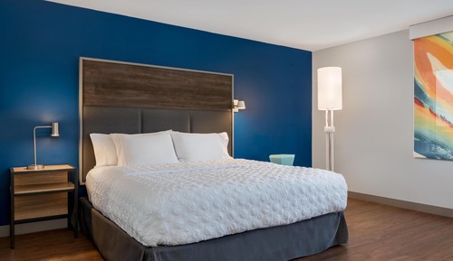 Room, 1 King Bed, Accessible (Hearing)
