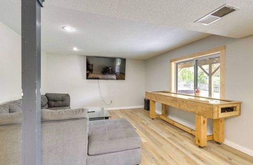 Pontoon Beach Cottage | Lakefront Family Home 13 Mi From Gateway Arch!