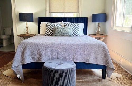 Old East Hill Apartment | The Kelley House | Suite 2 - 1st floor