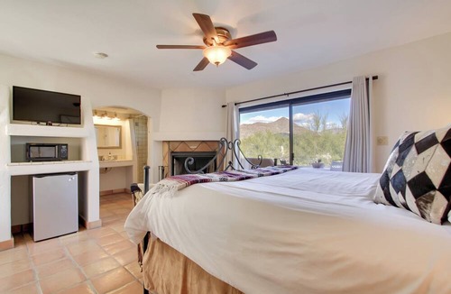Cave Creek Apartment | Patio w/Views: ‘El Encanto’ at Full Circle Ranch!